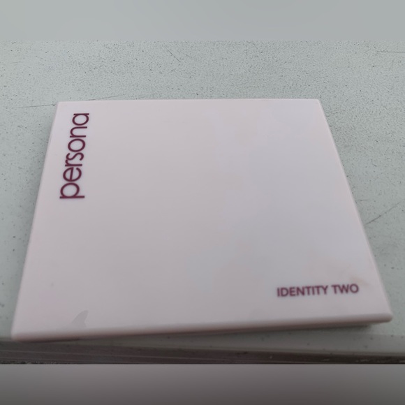 Persona Identity two palette - Picture 3 of 3